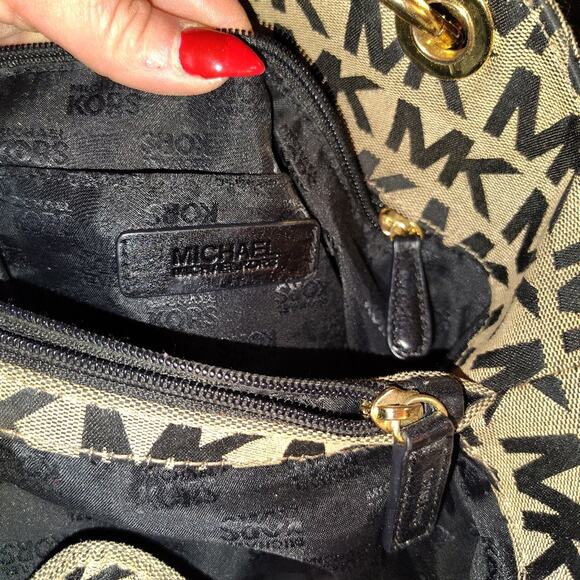 Michael Kors Collection Black and Tan Shoulder Bag - Picture 4 of 5